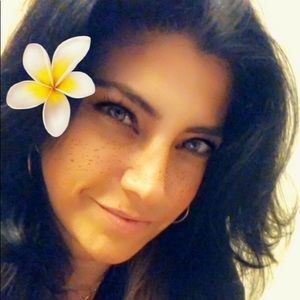 Meet your Posher, Rayna